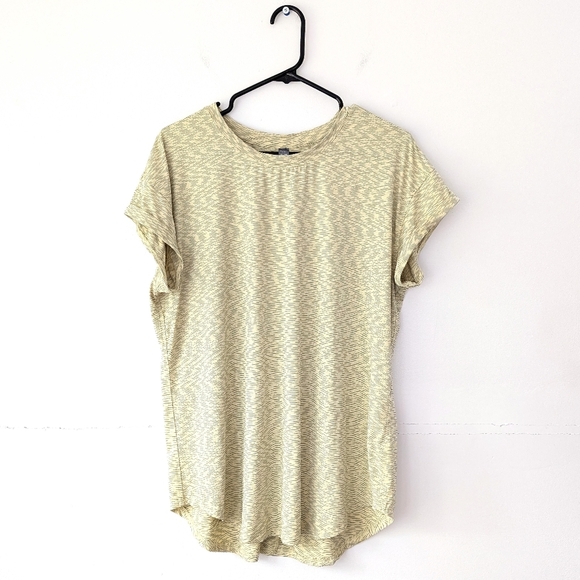2/15$ Joe Fresh Women's Lightweight Active Yellow T-shirt ~ Size XL - Picture 1 of 8
